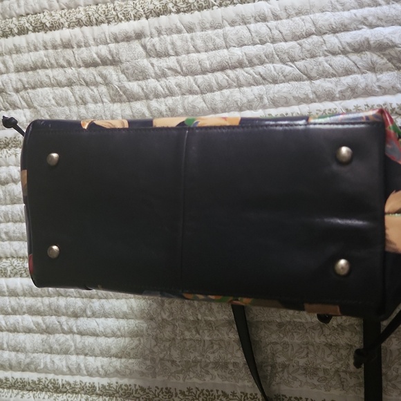 Patricia Nash navy floral handbag - Picture 7 of 7